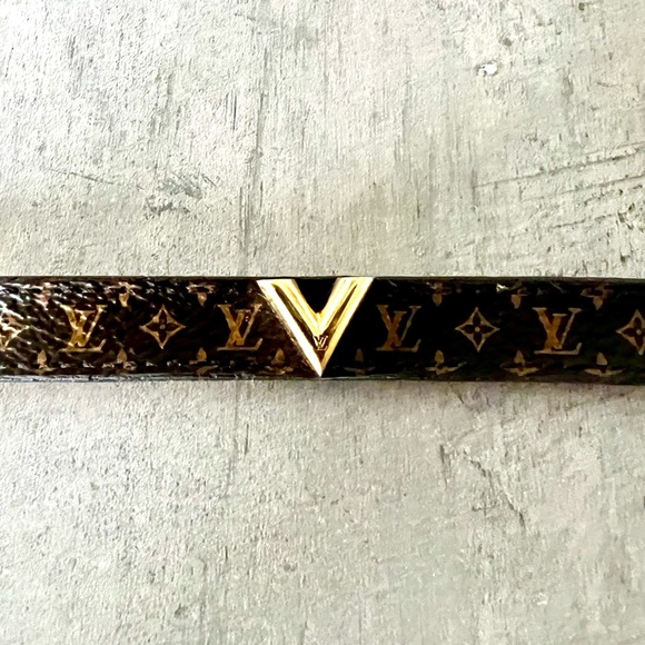 Louis Vuitton Essential V Bracelet - Picture 5 of 11